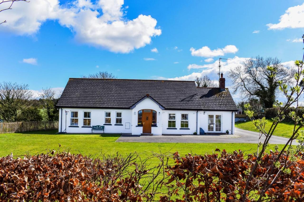 The Heights & Hollows Farmhouse, Saul, Downpatrick, Sleeps 14 Exterior photo